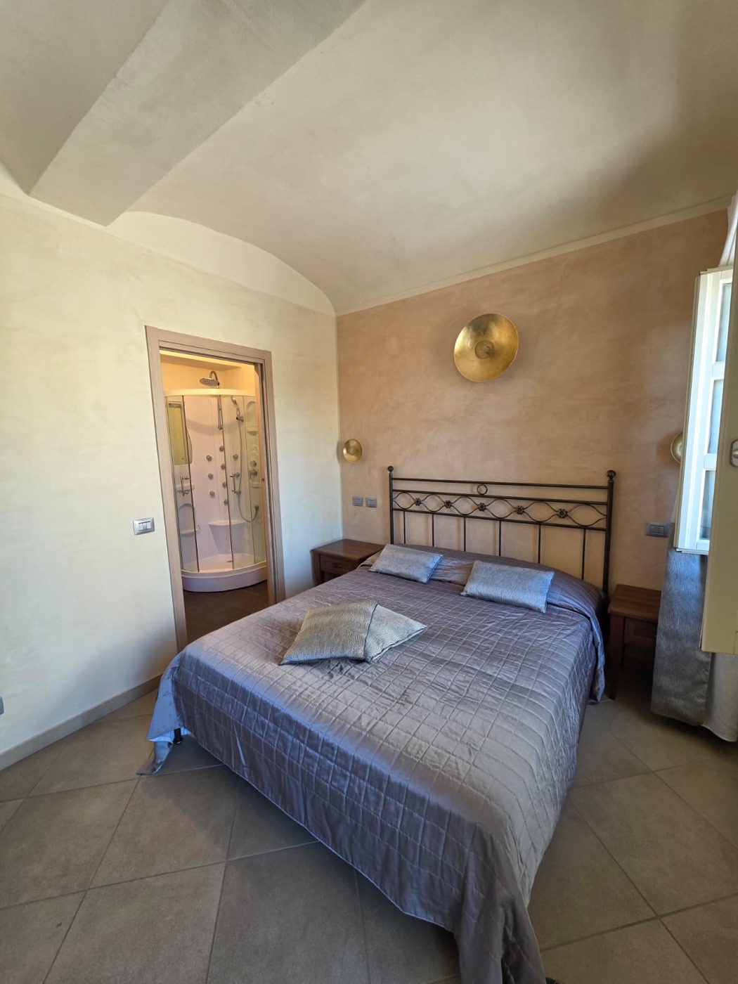 Camera Luxury &middot; vista bagno
